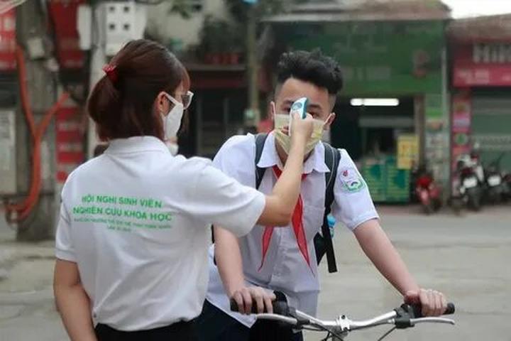 Nội dung: Mùa hè đang đầy vui vẻ với những xu hướng mới, và Huda Ice Twist đang chinh